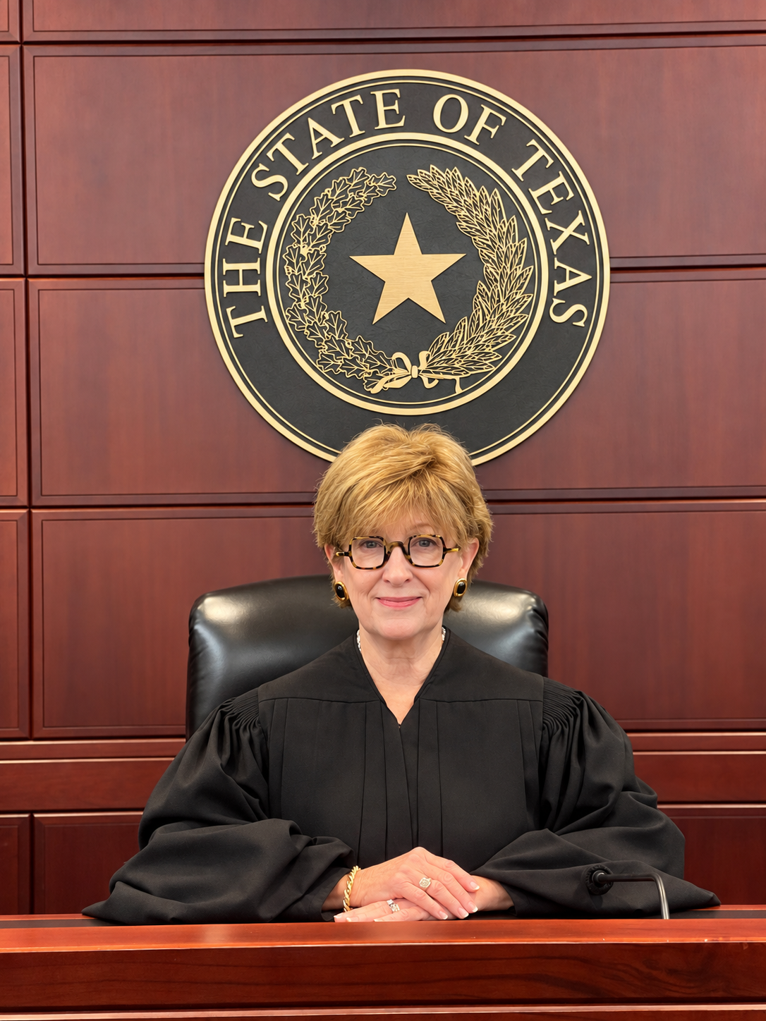 Photo of Justice Elizabeth Kerr